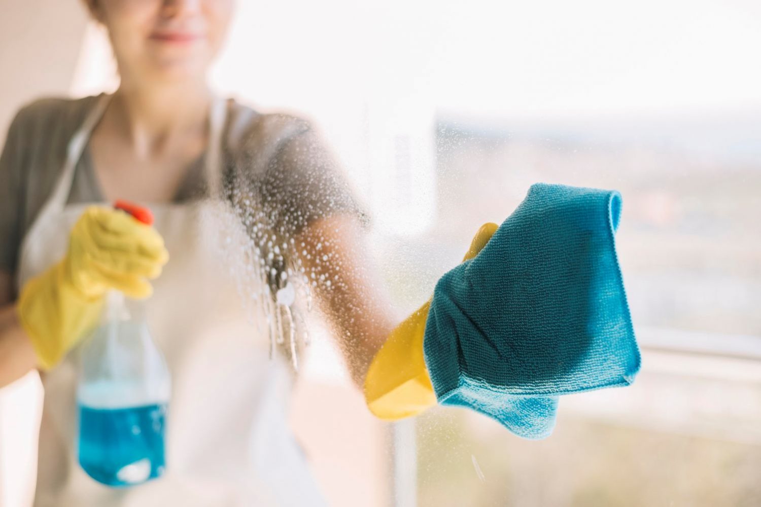 Diferenças entre os serviços de limpeza terceirizada e CLT